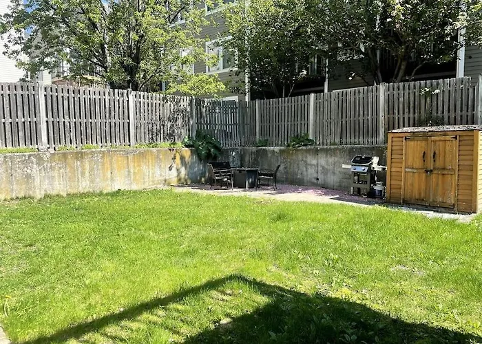 Lovely Two Bedroom Condo In South Boston